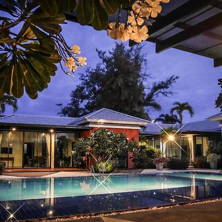 Villa Navin Jomtien Beach Extérieur photo
