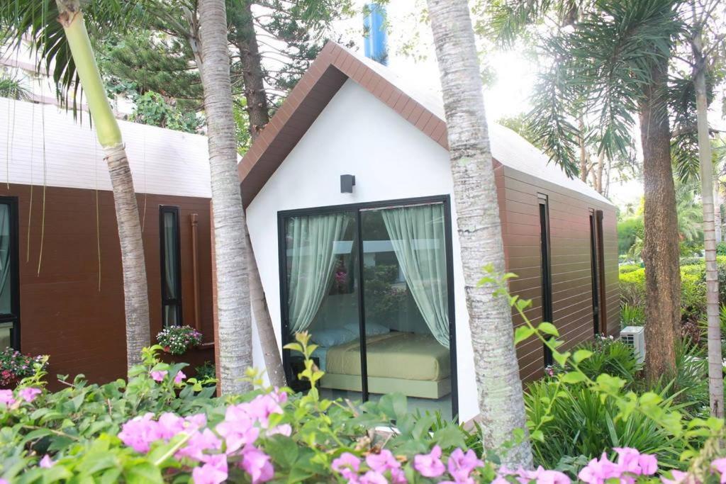 Villa Navin Jomtien Beach Extérieur photo