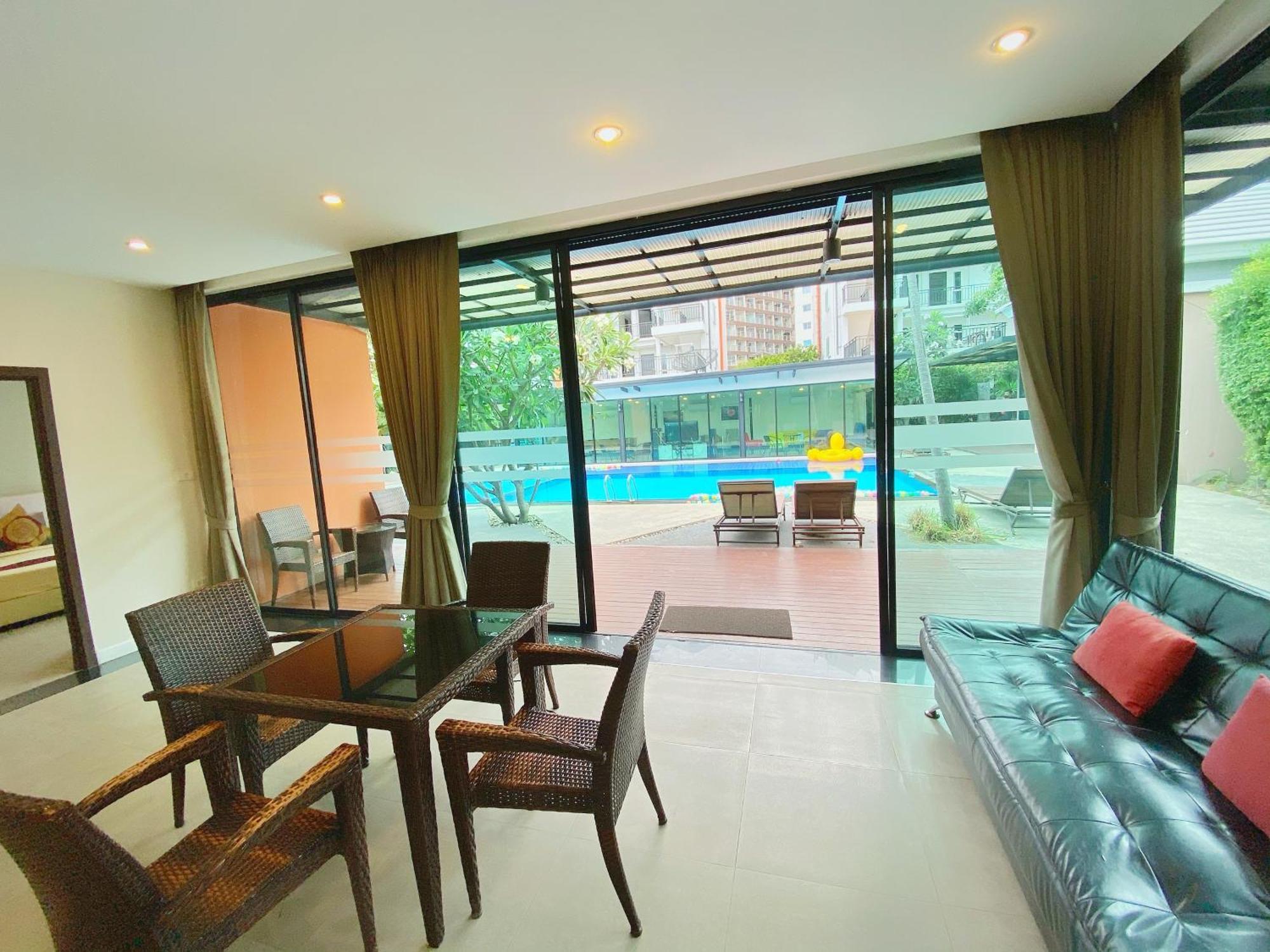 Villa Navin Jomtien Beach Extérieur photo
