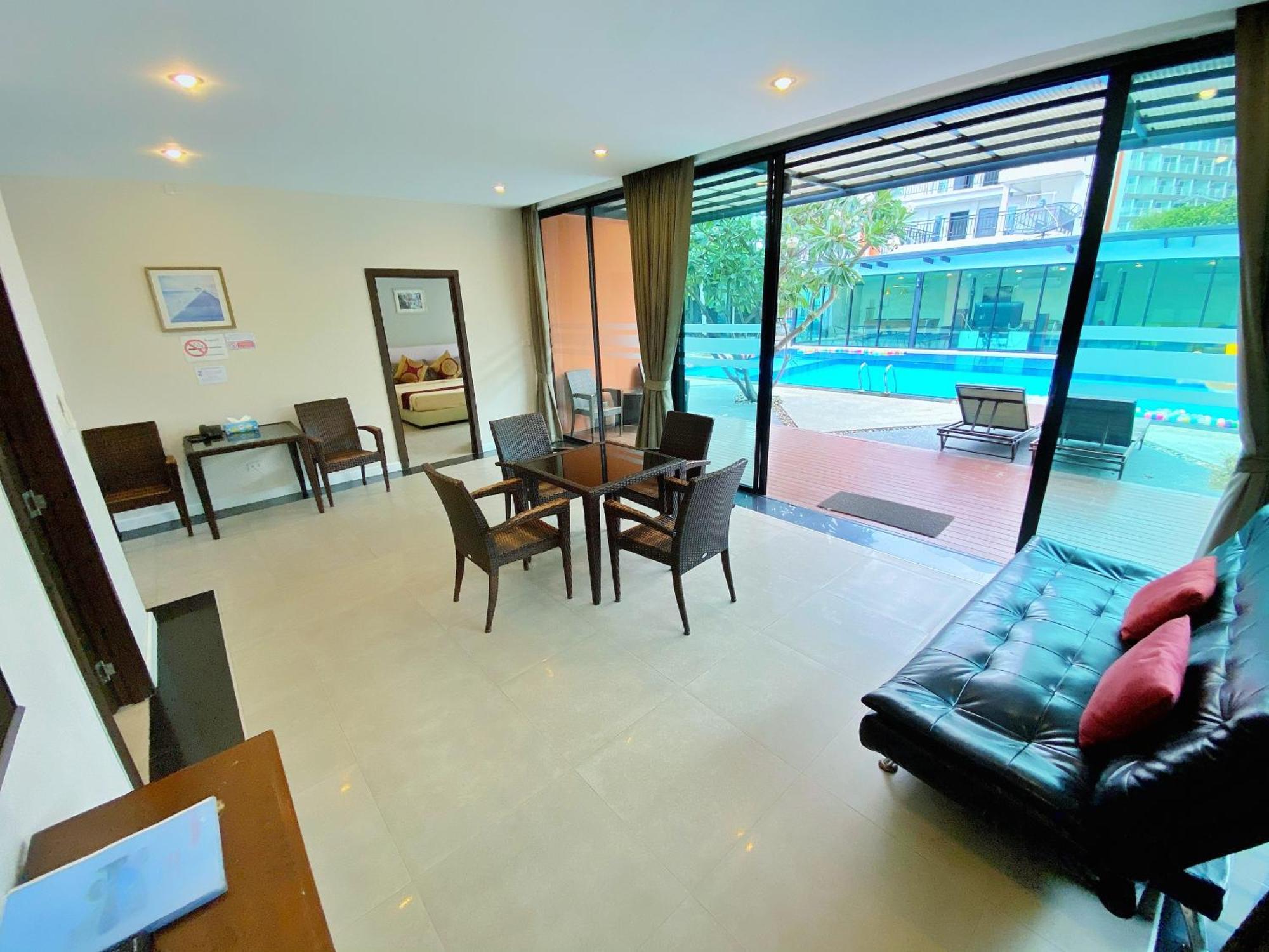 Villa Navin Jomtien Beach Extérieur photo
