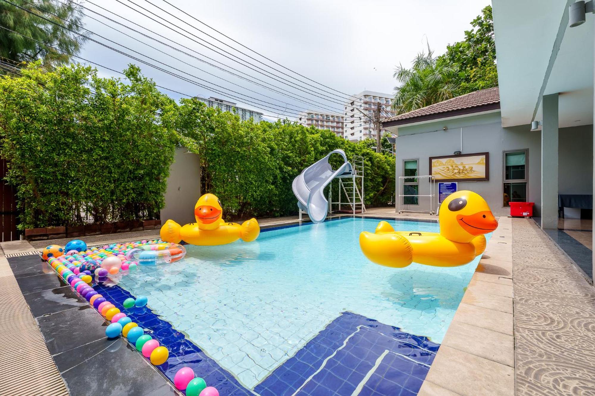 Villa Navin Jomtien Beach Extérieur photo