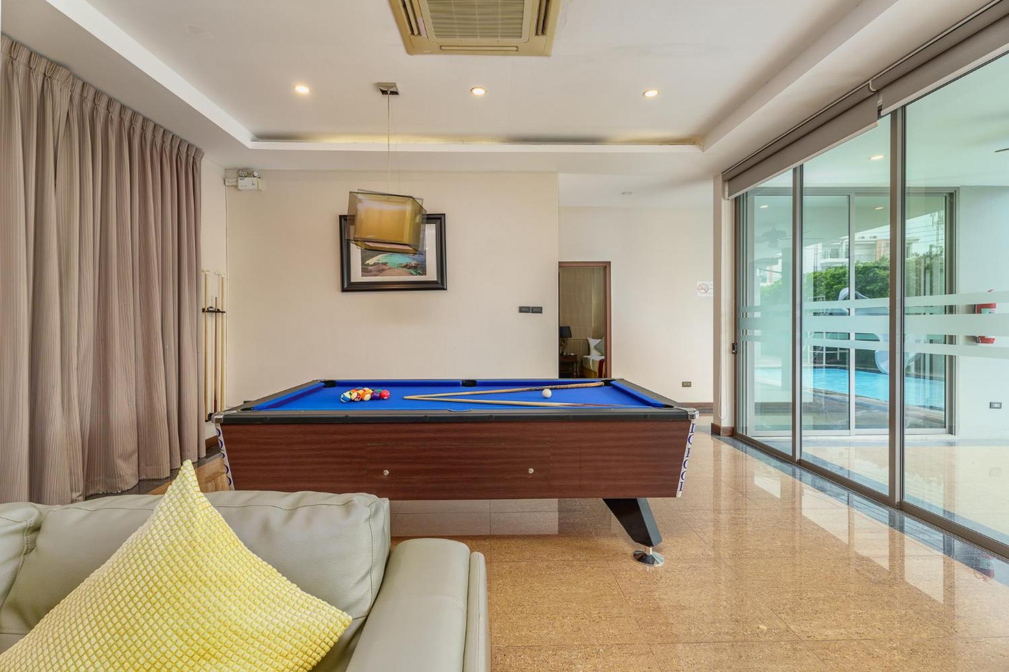 Villa Navin Jomtien Beach Extérieur photo