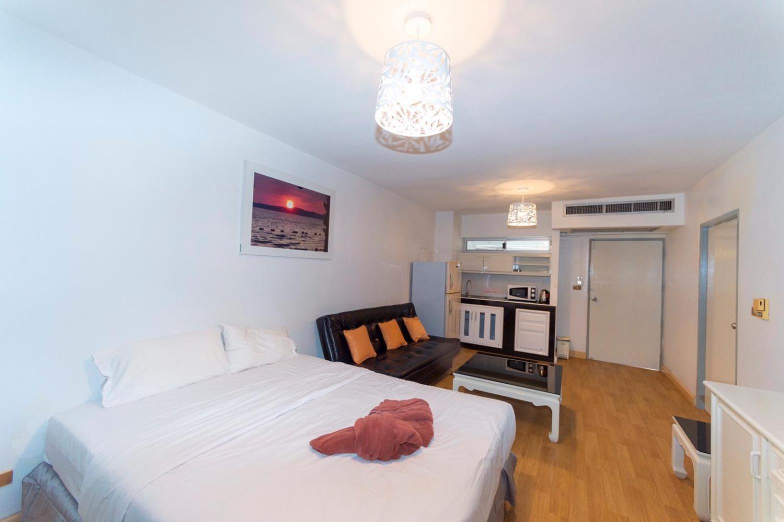 Villa Navin Jomtien Beach Extérieur photo