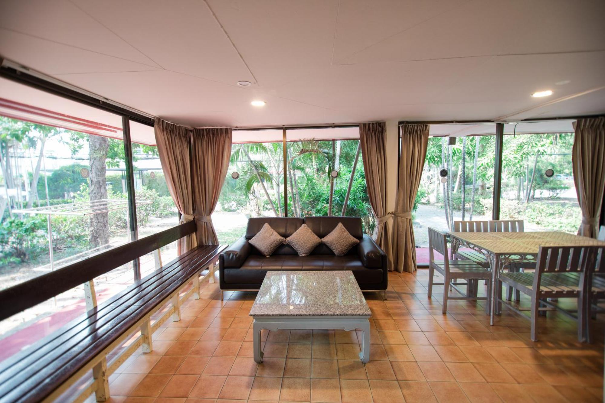 Villa Navin Jomtien Beach Extérieur photo