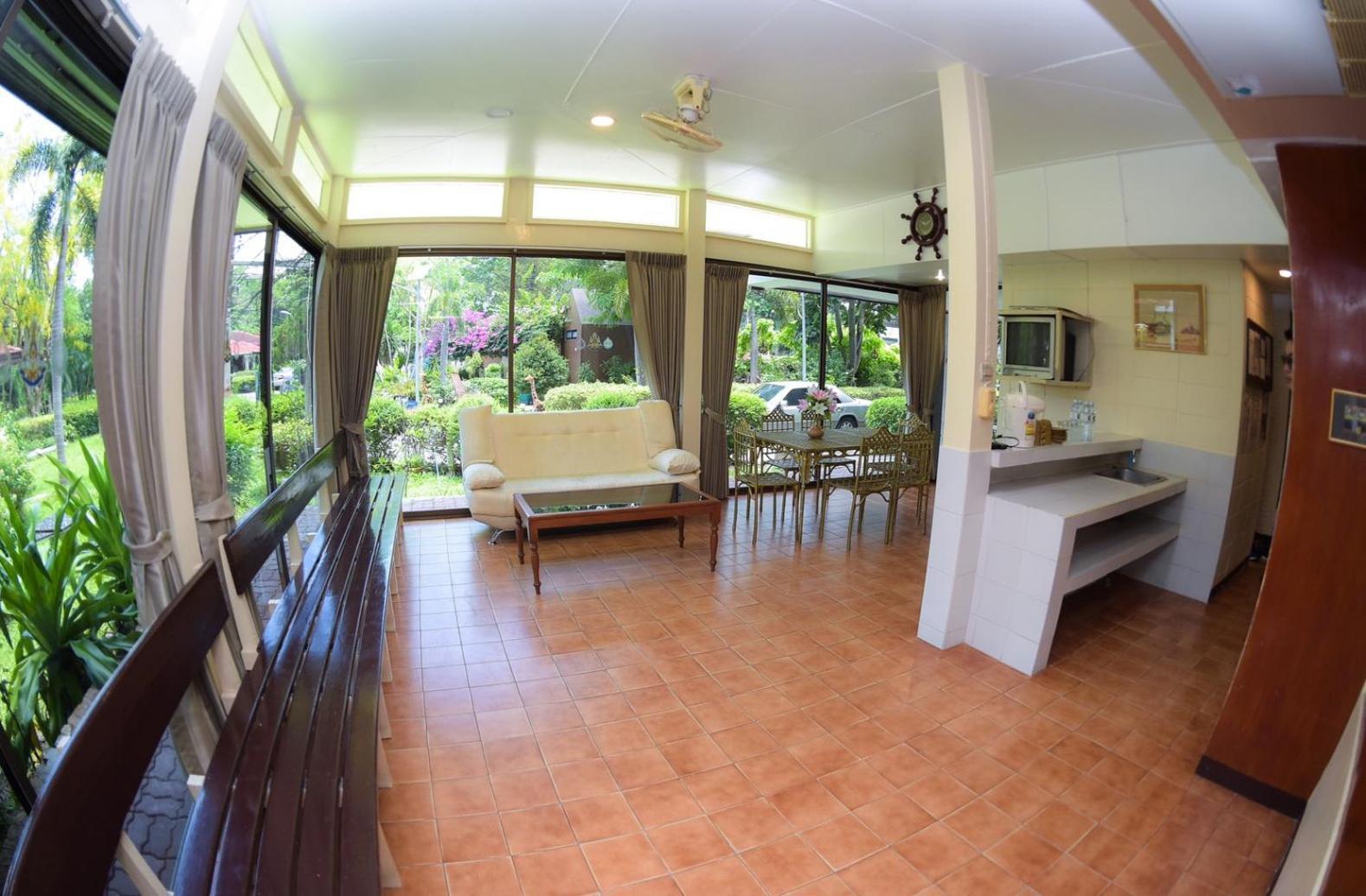 Villa Navin Jomtien Beach Extérieur photo