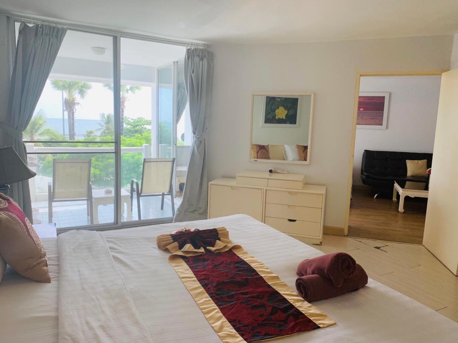 Villa Navin Jomtien Beach Extérieur photo