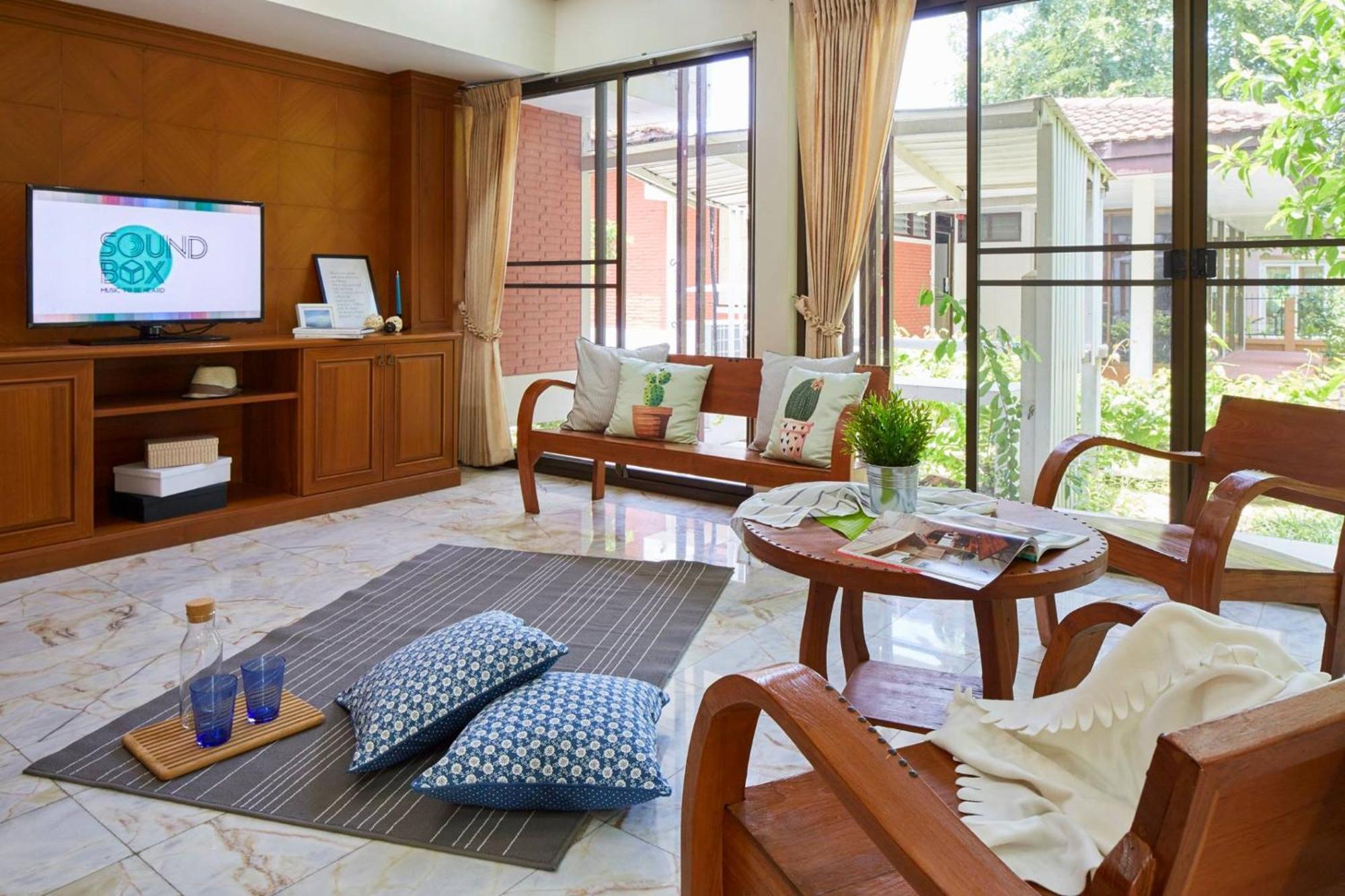 Villa Navin Jomtien Beach Extérieur photo