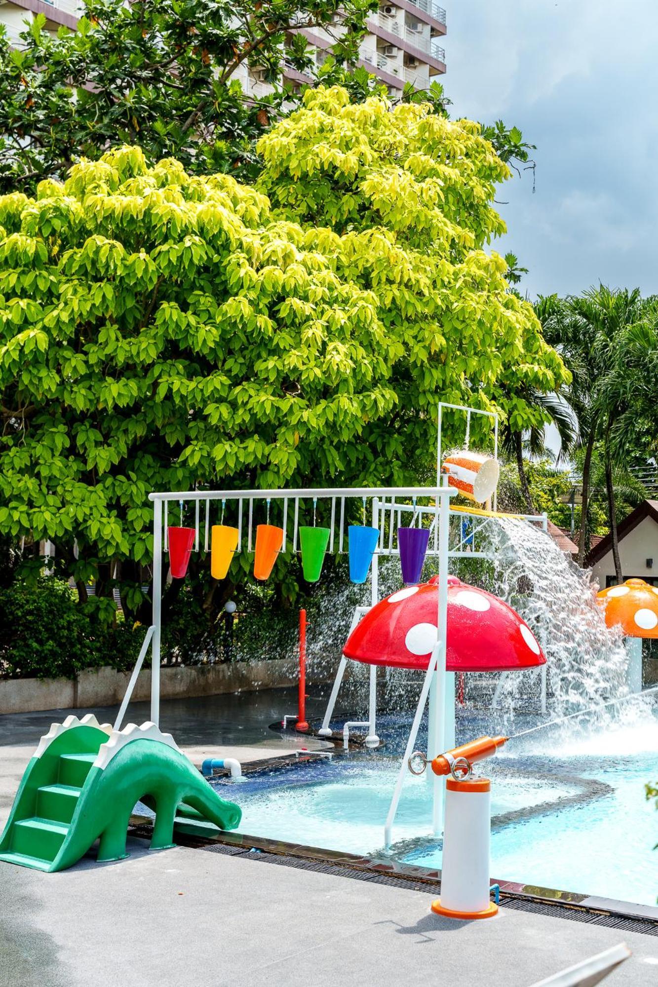 Villa Navin Jomtien Beach Extérieur photo