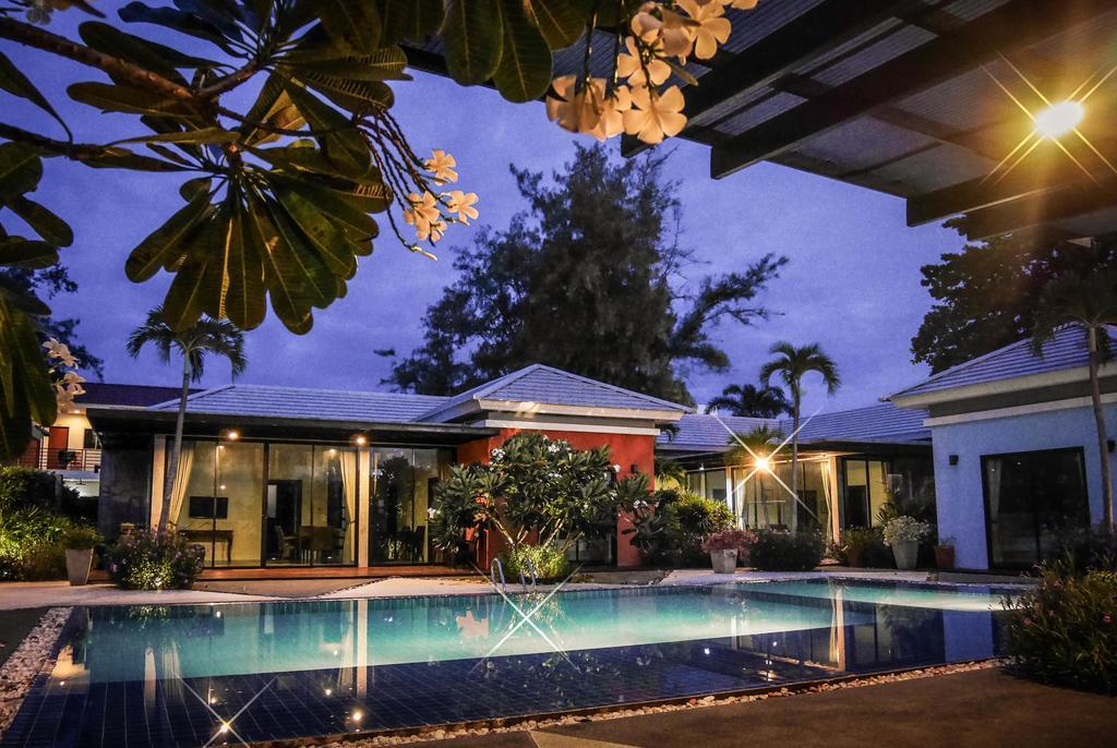 Villa Navin Jomtien Beach Extérieur photo