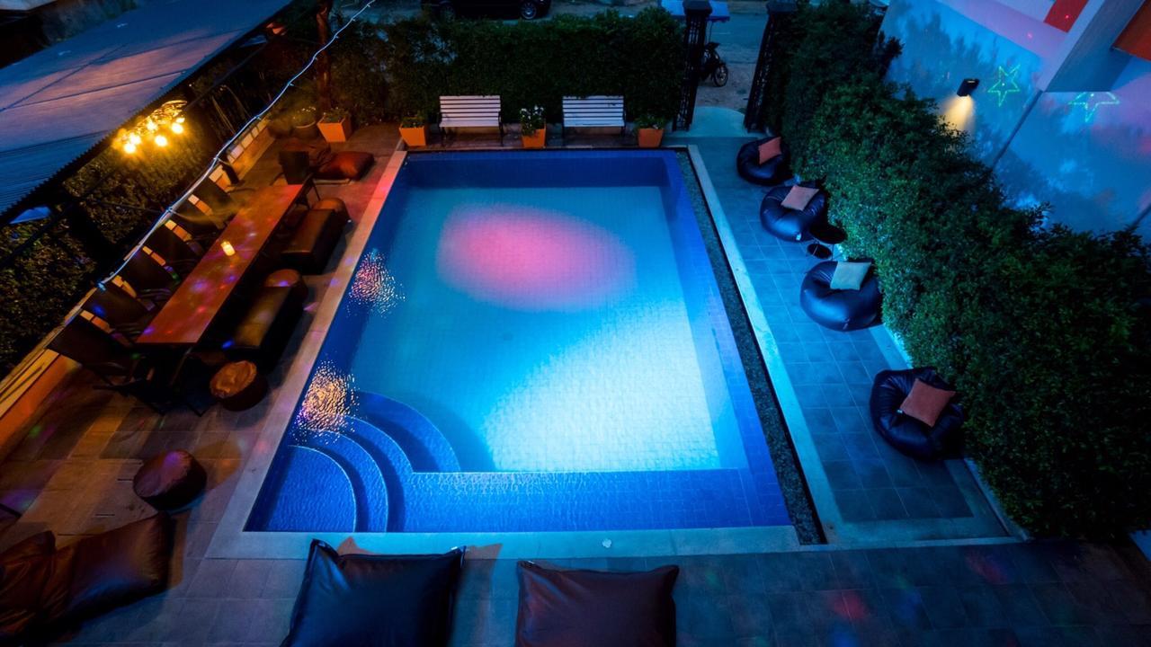 Villa Navin Jomtien Beach Extérieur photo